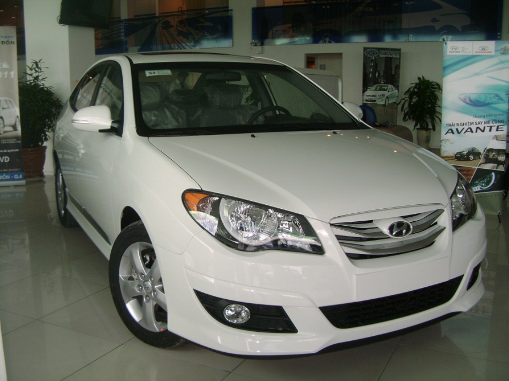 HYUNDAI AVANTE 1.6MT