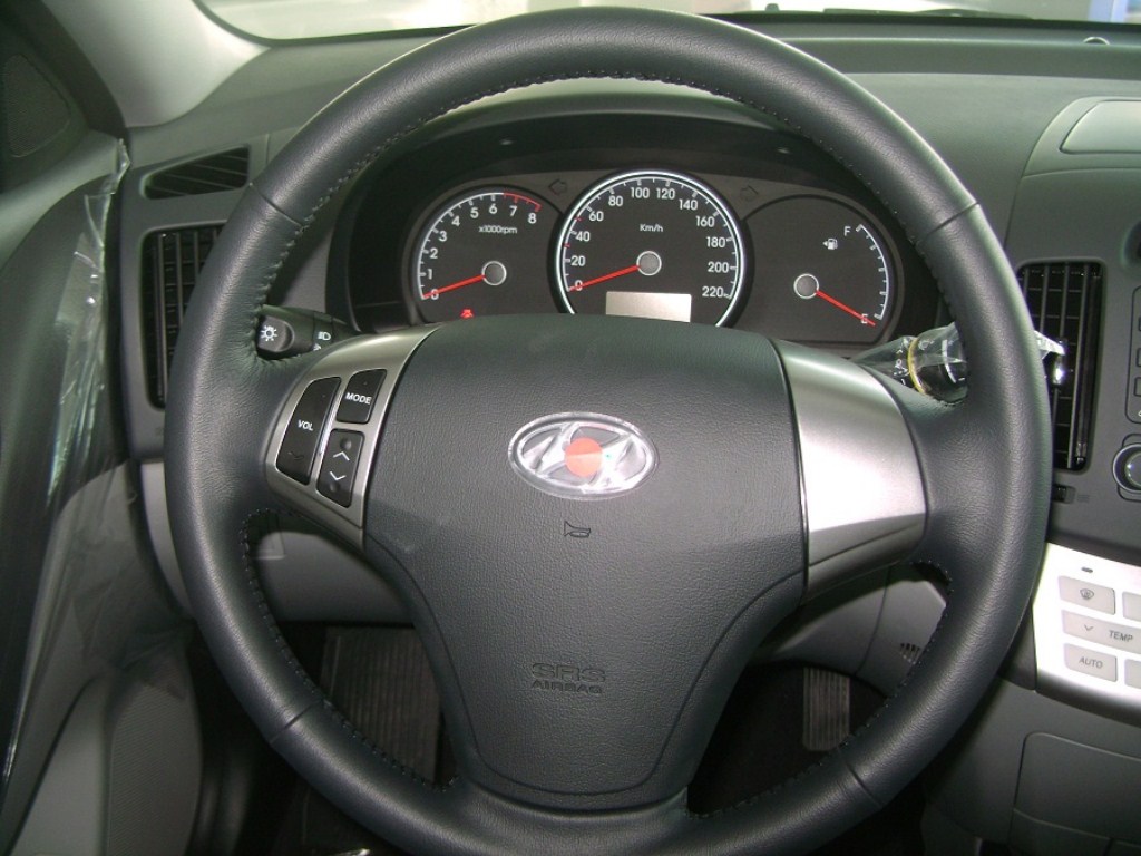 HYUNDAI AVANTE 1.6MT