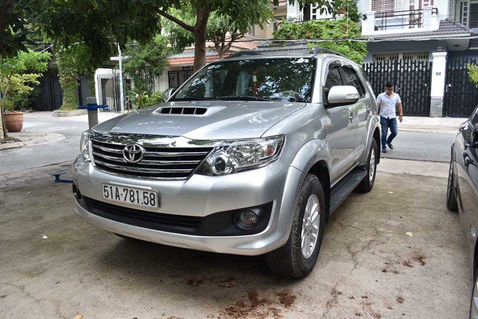 Fortuner máy dầu , sản xuất 2014 màu bạc
