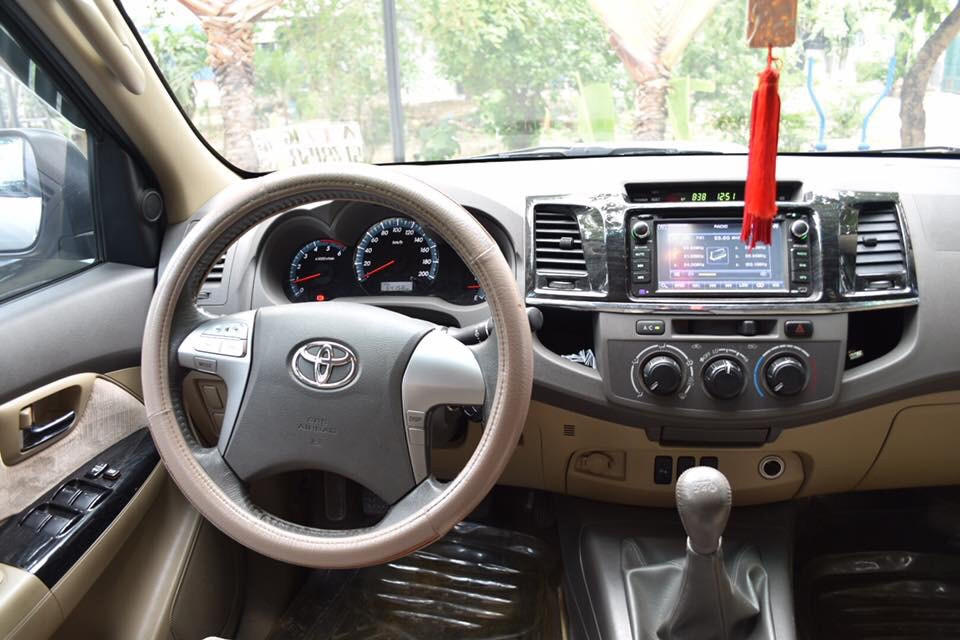 Fortuner máy dầu , sản xuất 2014 màu bạc