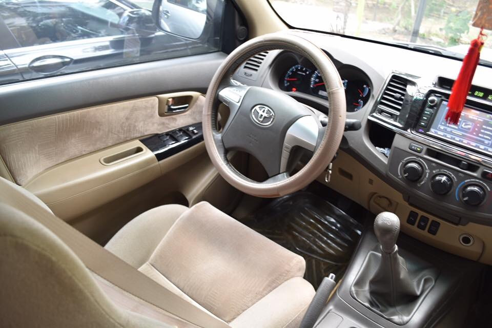 Fortuner máy dầu , sản xuất 2014 màu bạc