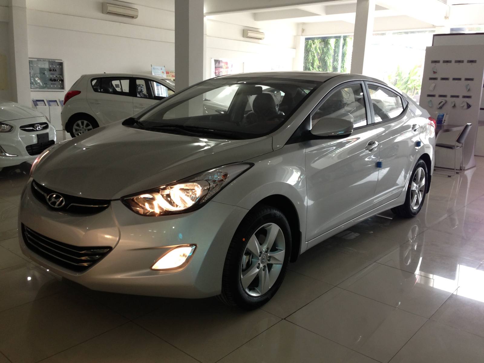 Hyundai Elantra 2013