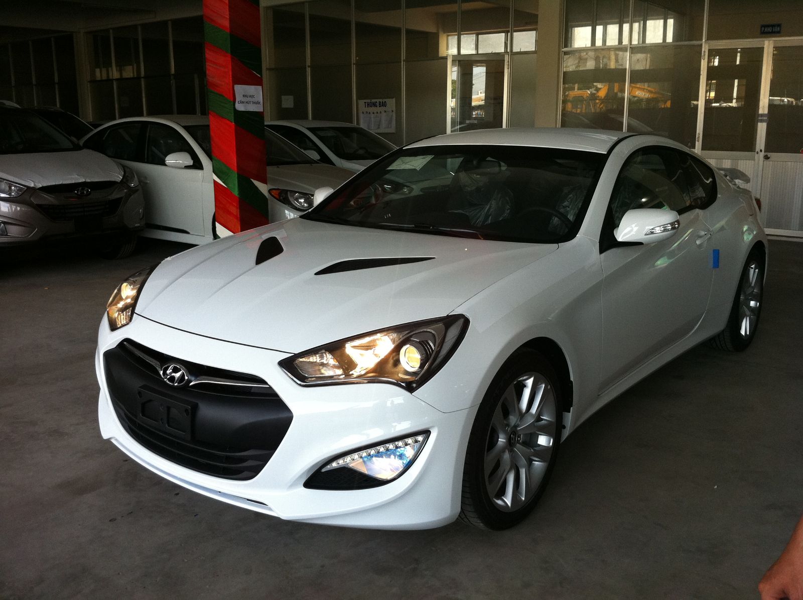 HYUNDAI GENESIS COUPE 2013