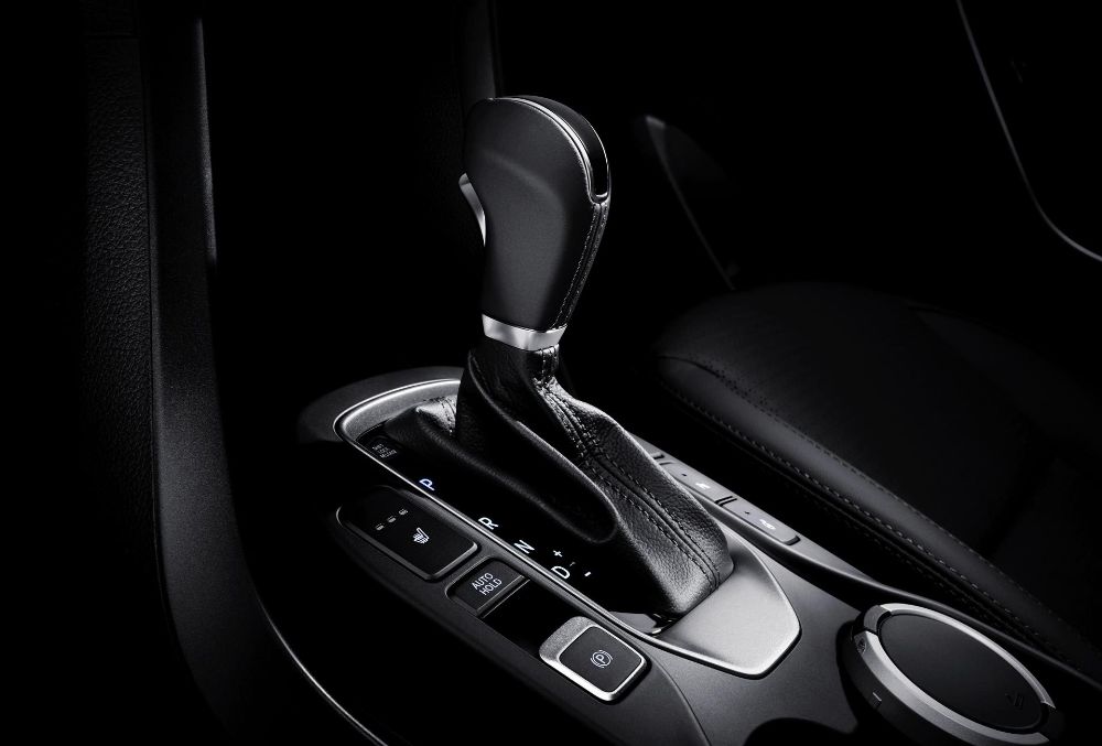 Những sai lầm thường gặp khi lái xe số tự động .